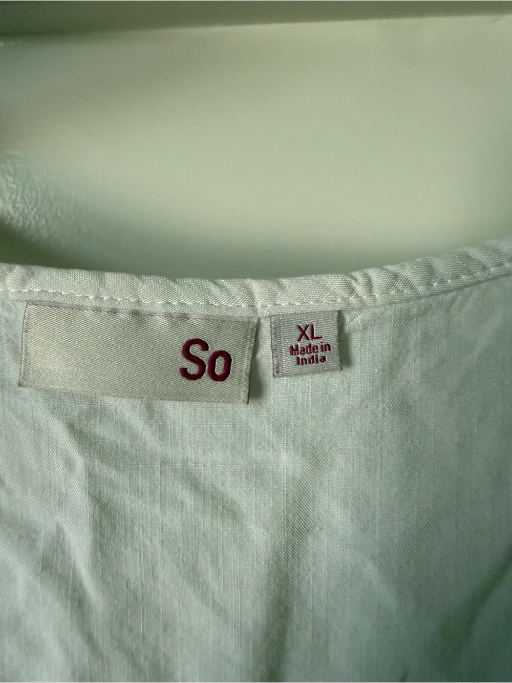 SO White V-Neck Flowy Tiered Short Sleeve Shirt - Picture 3 of 5